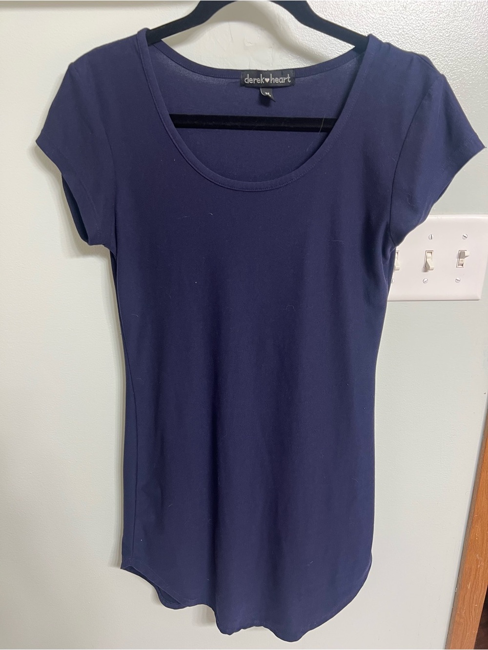 Derek Heart Navy Scoop Neck Short Sleeve Tee